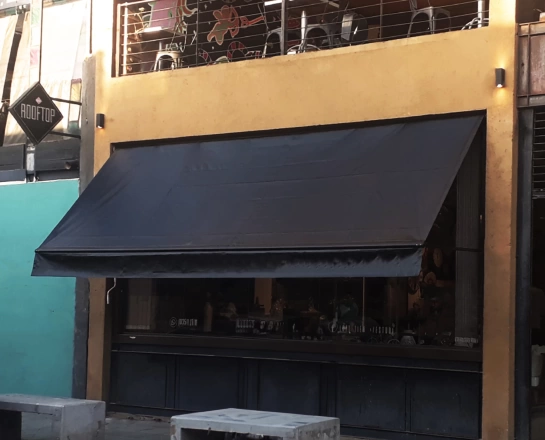 Toldo Cortina Retrátil com ou sem&nbsp;Braços