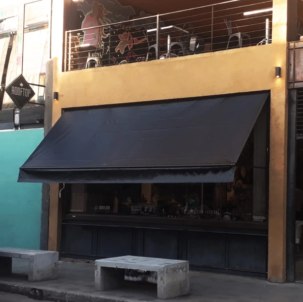 Toldo Cortina Retrátil com ou sem&nbsp;Braços