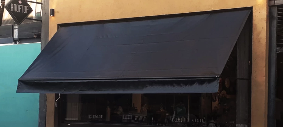Toldo Cortina Retrátil com ou sem&nbsp;Braços