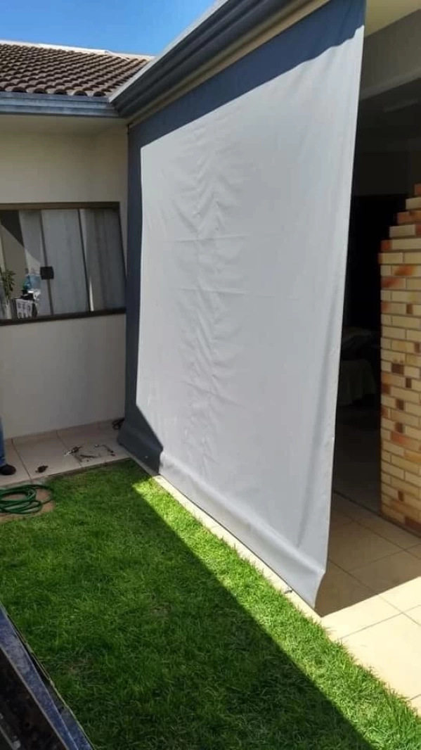 Toldo Cortina Retrátil com ou sem&nbsp;Braços